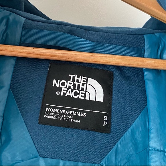 The North Face Women’s Blue Gatekeeper Jacket - Picture 10 of 13